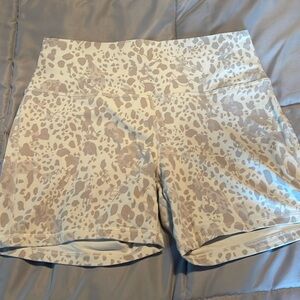 Lululemon Align High-Rise Short 6”, size 14, Cheetah